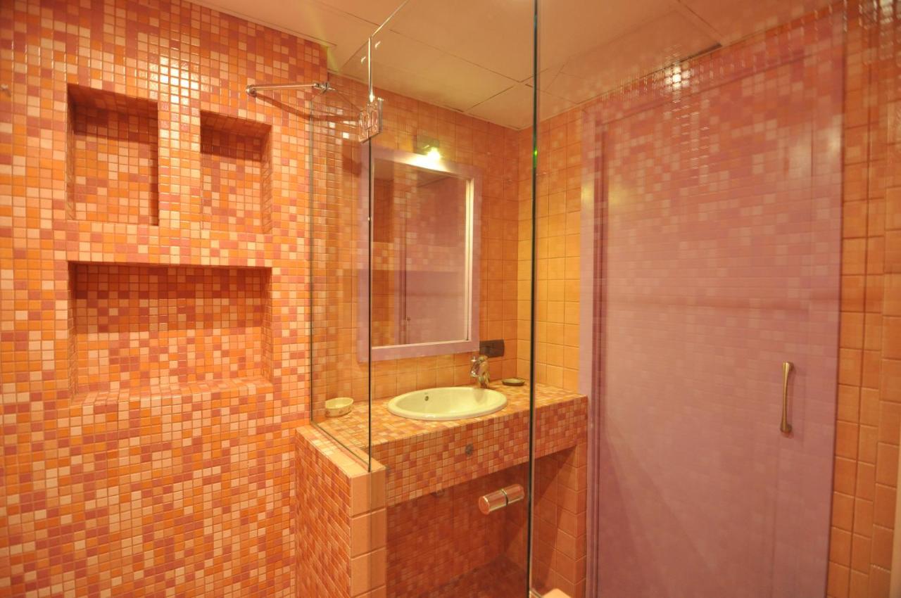 Rnet - Apartments Roses Centre エクステリア 写真