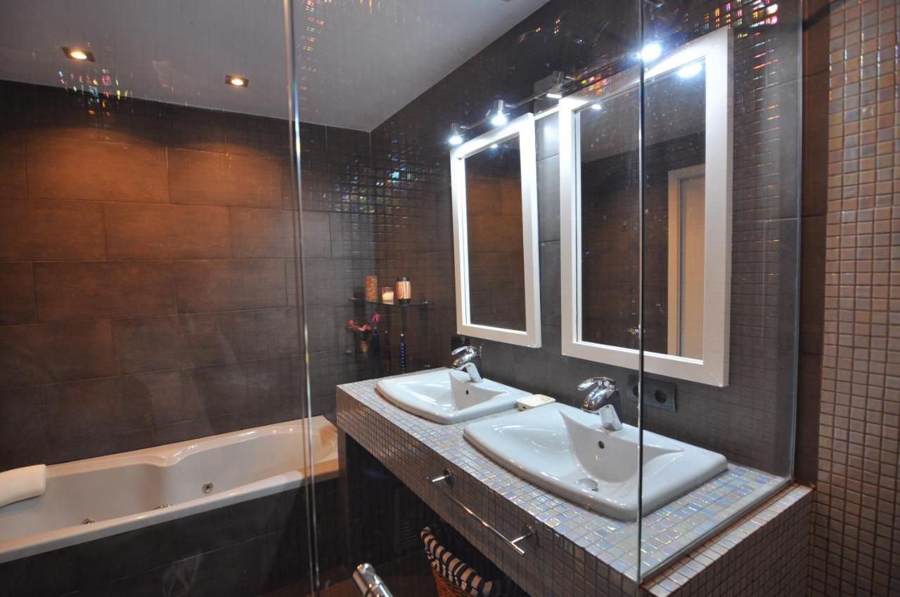 Rnet - Apartments Roses Centre エクステリア 写真